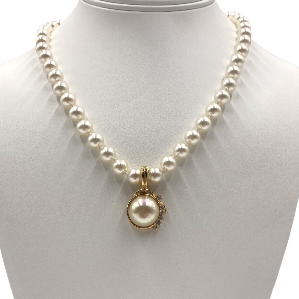 Roman Faux Pearl Pendant White Rhinestones Gold Toned And Faux Pearls Necklace 19$
